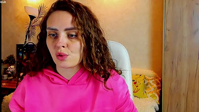 mia grantes online show from October 23, 2025, 5:22 pm