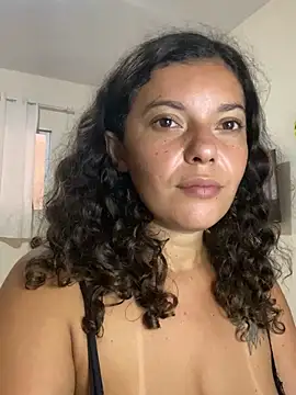 -Marivalda- online show from November 4, 2025, 2:32 pm