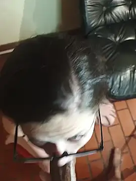 Snapshot of AmazingFuckCam chatting on April 4, 2026, 12:17 am AmazingFuckCam online show from April 4, 2026, 12:17 am