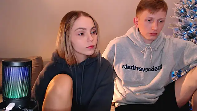 juliaanddima online show from January 8, 2026, 10:27 pm