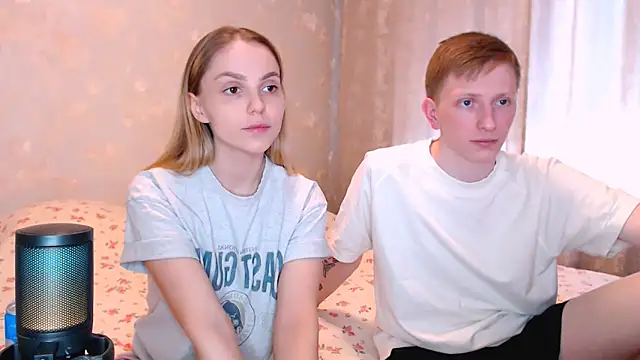 juliaanddima online show from May 15, 2026, 9:18 am