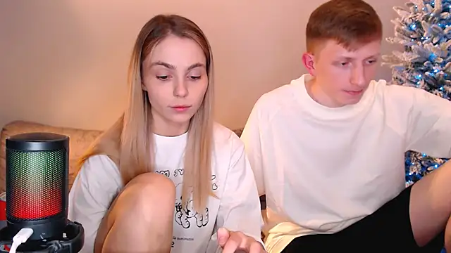 juliaanddima online show from January 11, 2026, 9:44 pm