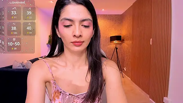 Snapshot of miiaa_evans chatting on October 3, 2025, 11:12 am miiaa evans online show from October 3, 2025, 11:12 am