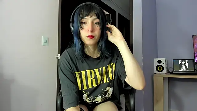 Snapshot of Room312_ chatting on April 25, 2026, 1:03 pm Room312 online show from April 25, 2026, 1:03 pm
