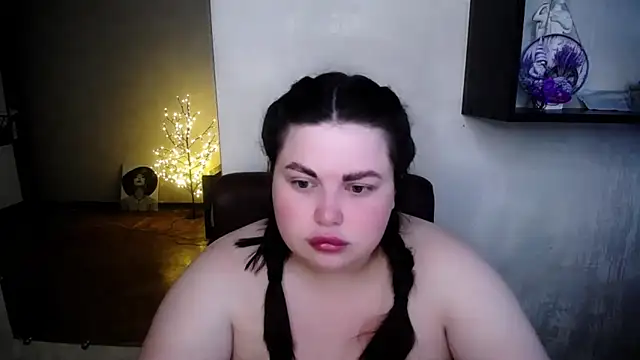 Emily Mo online show from June 28, 2026, 6:09 am