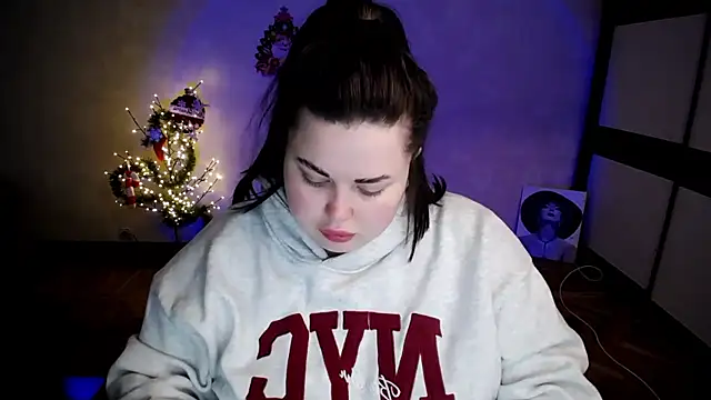 Snapshot of Emily_Mo chatting on January 14, 2026, 6:50 am Emily Mo online show from January 14, 2026, 6:50 am