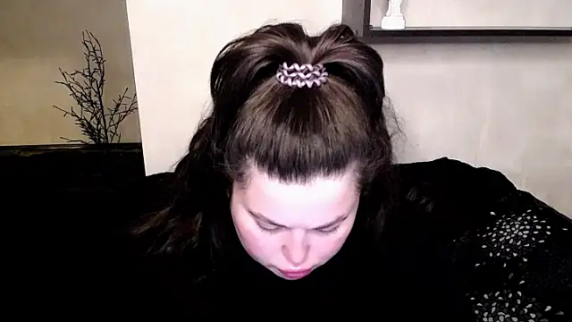 Snapshot of Emily_Mo chatting on November 11, 2025, 6:30 am Emily Mo online show from November 11, 2025, 6:30 am