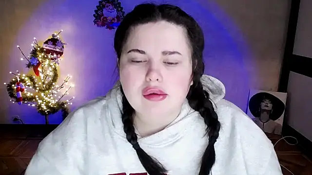 Snapshot of Emily_Mo chatting on January 15, 2026, 6:28 am Emily Mo online show from January 15, 2026, 6:28 am