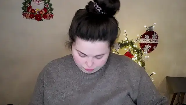 Snapshot of Emily_Mo chatting on December 22, 2025, 4:34 am Emily Mo online show from December 22, 2025, 4:34 am