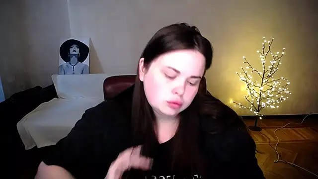 Emily Mo online show from June 24, 2026, 6:12 am