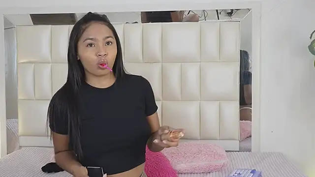 Anais aradia online show from March 11, 2025, 5:35 am