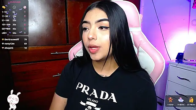 Snapshot of eva_six chatting on December 9, 2024, 11:45 pm eva six online show from December 9, 2024, 11:45 pm