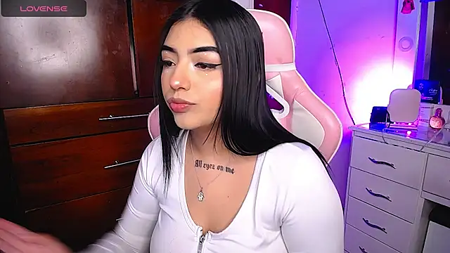 Snapshot of eva_six chatting on March 18, 2025, 11:42 pm eva six online show from March 18, 2025, 11:42 pm