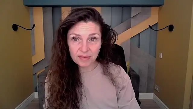 EllaLong online show from March 6, 2026, 12:22 pm