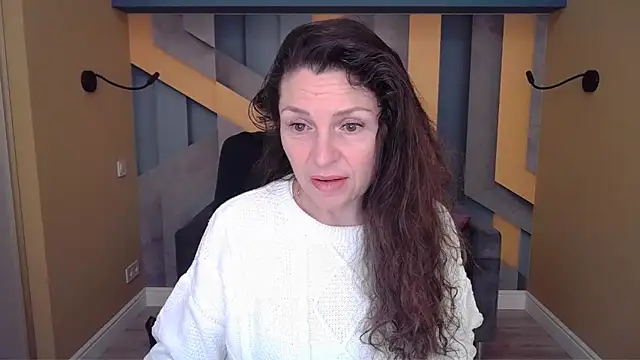 EllaLong online show from February 4, 2026, 12:33 pm