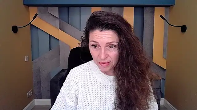 EllaLong online show from November 12, 2025, 12:31 pm