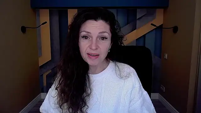 EllaLong online show from December 20, 2025, 12:41 pm