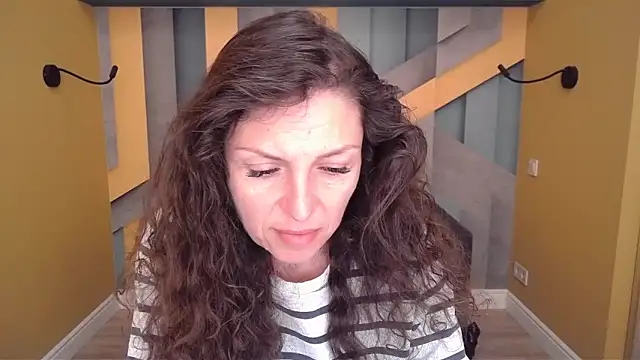 EllaLong online show from April 12, 2026, 11:35 am