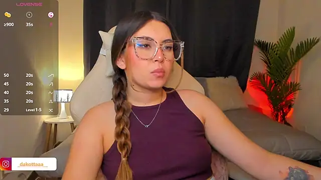 dakottaa  online show from February 17, 2026, 11:46 pm