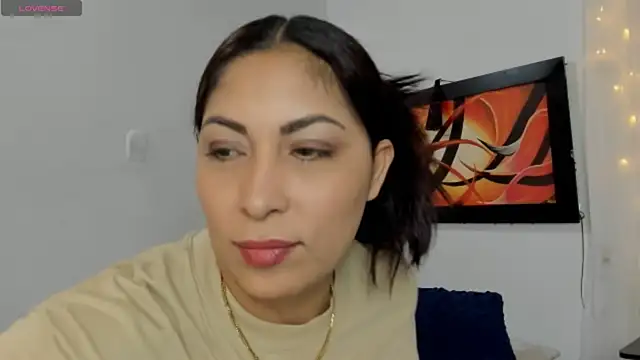 Lauralove 69 online show from May 13, 2026, 9:44 pm