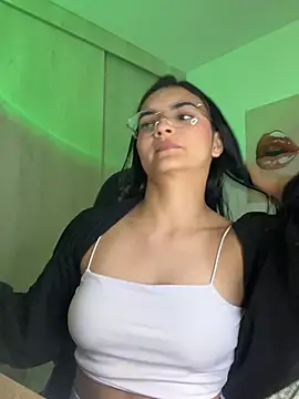 Cat2525 online show from April 13, 2026, 7:18 pm