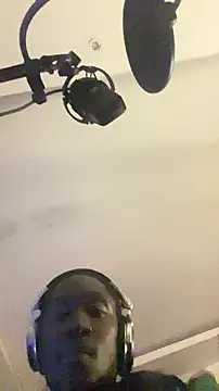 De maskedcouple online show from January 9, 2026, 12:39 am