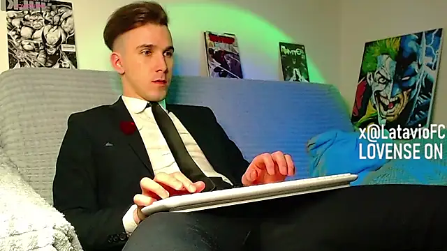 Midnighter  online show from May 21, 2026, 10:40 pm