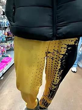 Snapshot of BBC_LONGPIPE22 chatting on December 2, 2025, 9:05 pm BBC LONGPIPE22 online show from December 2, 2025, 9:05 pm