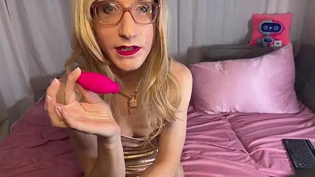 Snapshot of mellowditz chatting on December 19, 2024, 10:00 pm mellowditz online show from December 19, 2024, 10:00 pm