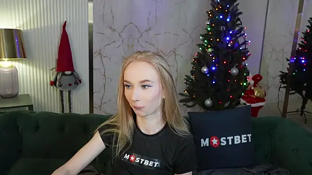 Amelia Blaze online show from December 18, 2024, 2:42 am