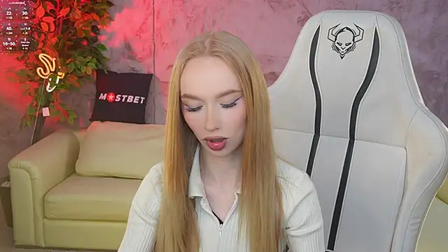 Amelia Blaze online show from December 9, 2024, 7:06 am