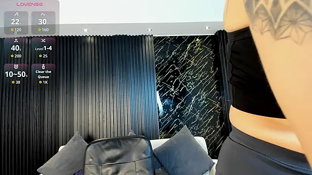 charlottewhitte online show from March 13, 2026, 11:59 am