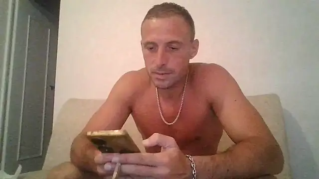Snapshot of sebcucold chatting on July 25, 2026, 8:15 pm sebcucold online show from July 25, 2026, 8:15 pm