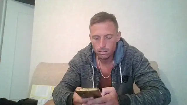 Snapshot of sebcucold chatting on June 12, 2026, 10:40 pm sebcucold online show from June 12, 2026, 10:40 pm