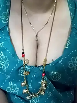 tuttifrutti17 online show from March 16, 2025, 5:39 pm