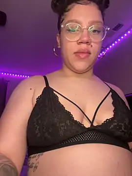 Snapshot of QueenNuttCollector chatting on November 9, 2025, 11:03 am QueenNuttCollector online show from November 9, 2025, 11:03 am