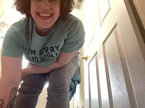 QueenNuttCollector online show from April 15, 2026, 3:05 pm