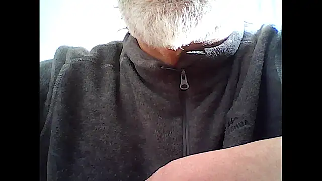 xcimeru online show from November 16, 2025, 1:16 pm