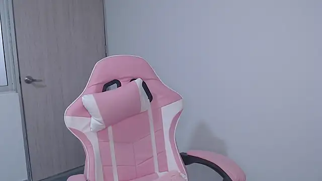 angel girl0610 online show from January 16, 2026, 9:41 pm