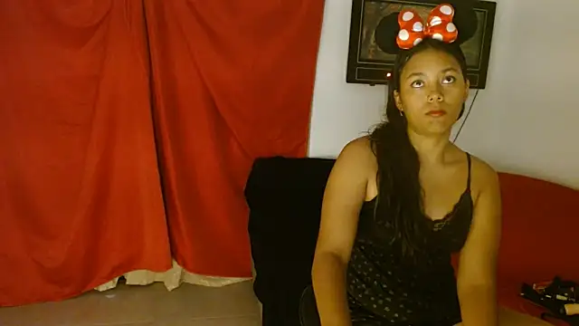 Chiara petterson online show from April 26, 2026, 3:15 am