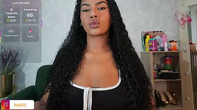 HOTBLACKANDWHITE2 online show from February 27, 2026, 11:26 pm