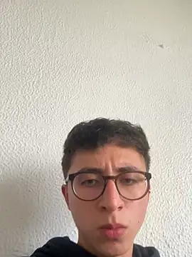 CamiRojas boy online show from April 30, 2026, 6:48 pm