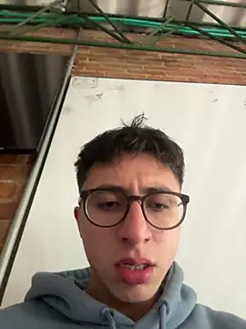 CamiRojas boy online show from May 7, 2026, 6:44 pm