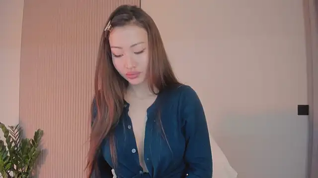 kawaii mia online show from April 3, 2026, 6:14 pm