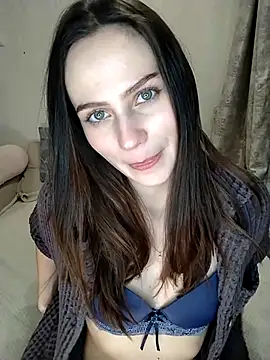 Snapshot of Hi_cherry-333 chatting on February 26, 2025, 5:42 pm Hi cherry-333 online show from February 26, 2025, 5:42 pm