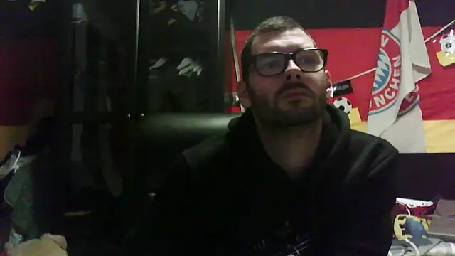 Die-geile-Sau online show from November 24, 2025, 4:07 pm