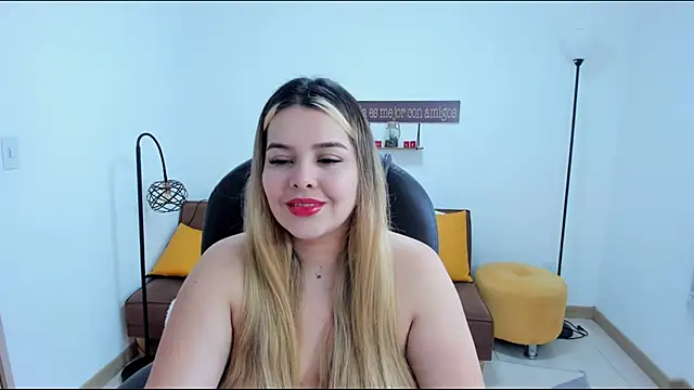 camiilaa1 online show from February 16, 2025, 10:11 pm