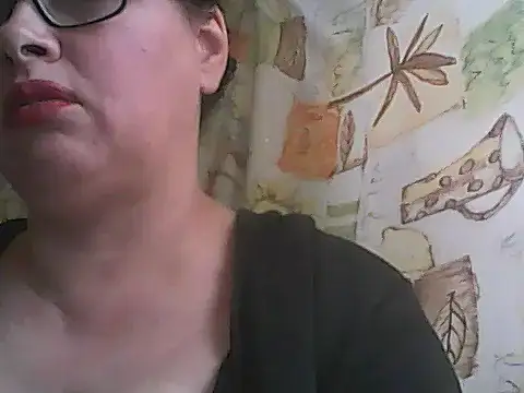 Snapshot of deluxpussy chatting on October 14, 2025, 6:36 am deluxpussy online show from October 14, 2025, 6:36 am