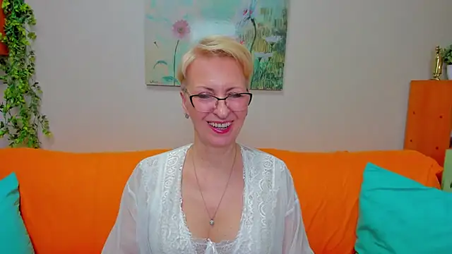 iamyourdream89 online show from March 24, 2026, 12:16 pm