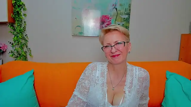 iamyourdream89 online show from April 15, 2026, 12:53 pm